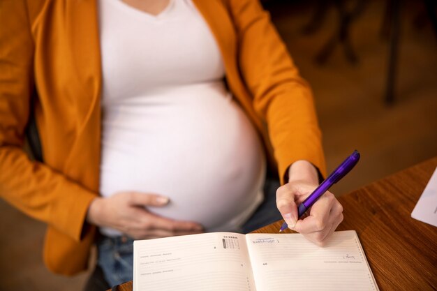 FAQ sur la maternité de substitution au Canada